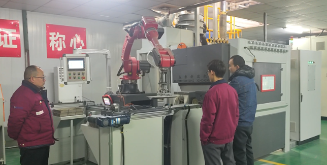 赤峰自动喷砂机选型要点，看完少走弯路。